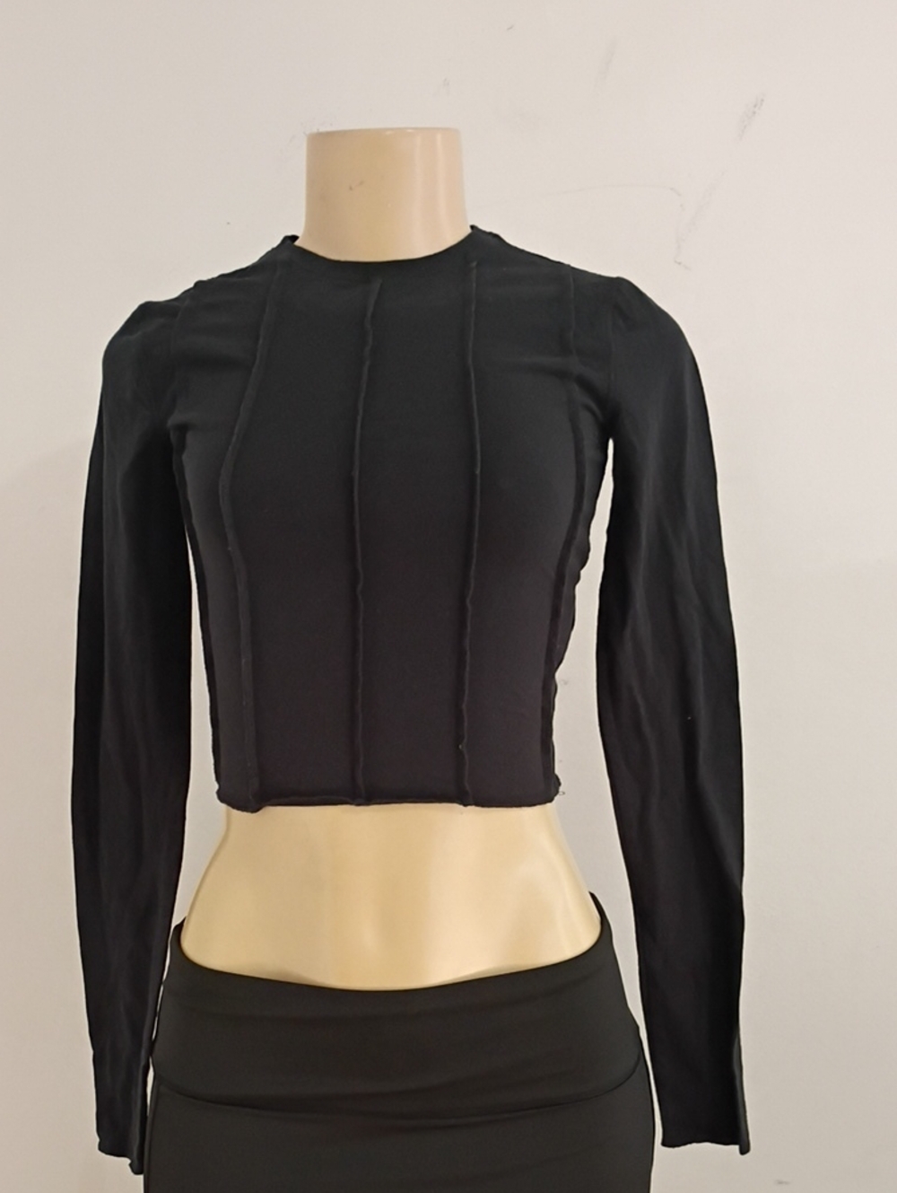 Hollister Black Ribbed-Seam Long Sleeve Crop Top